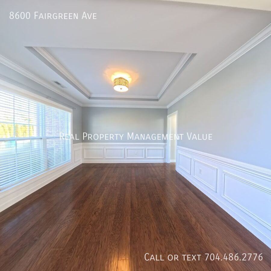 8600 Fairgreen Ave - Photo 3 of 36