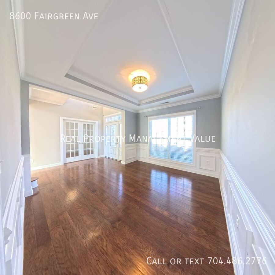 8600 Fairgreen Ave - Photo 4 of 36