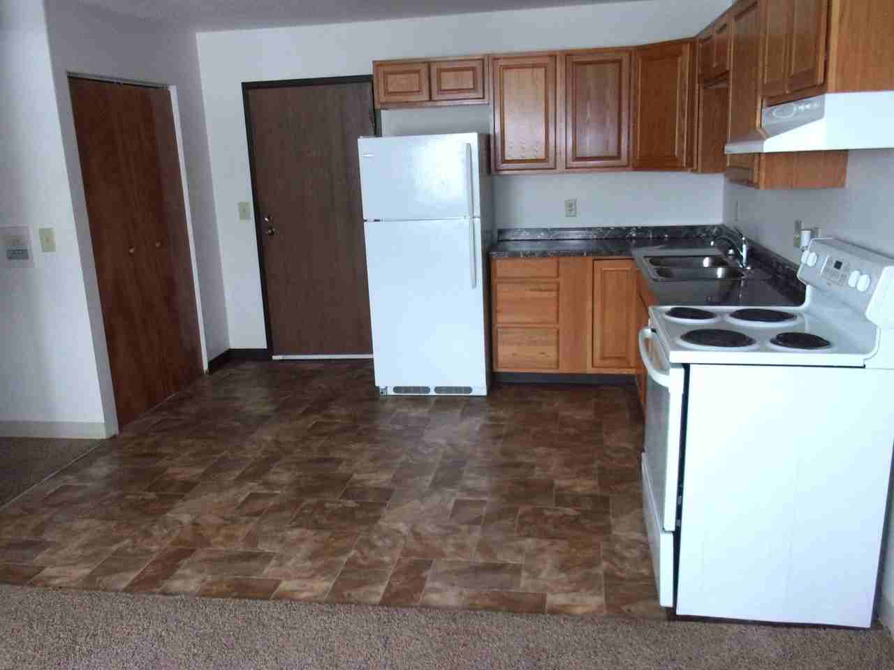 Pleasant View Manor - Photo 5 of 20