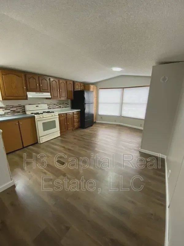 1924 Page Ave - Photo 2 of 10