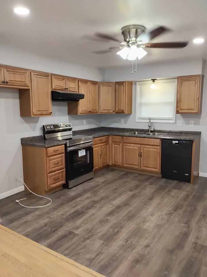 7454 Blanding Dr - Photo 3 of 10