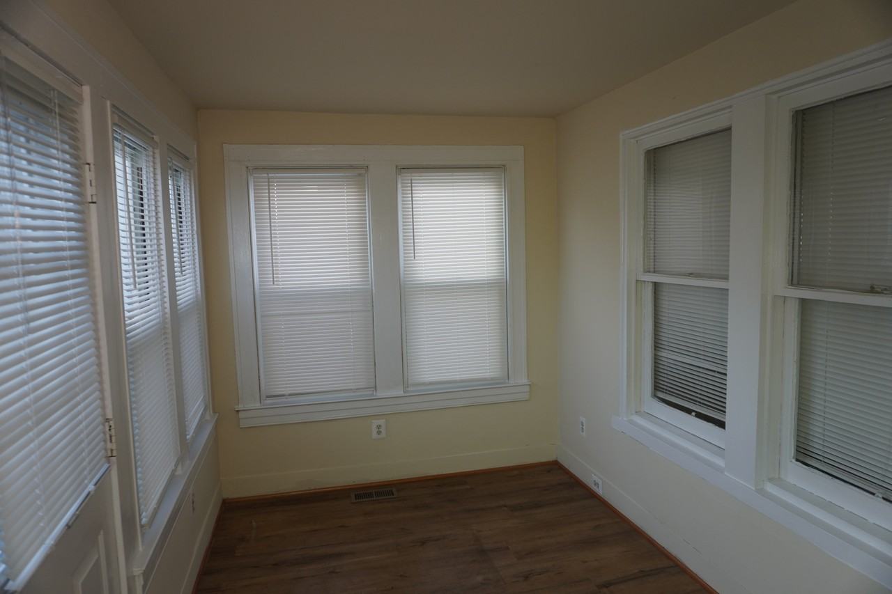 217 Center Street - Photo 3 of 40