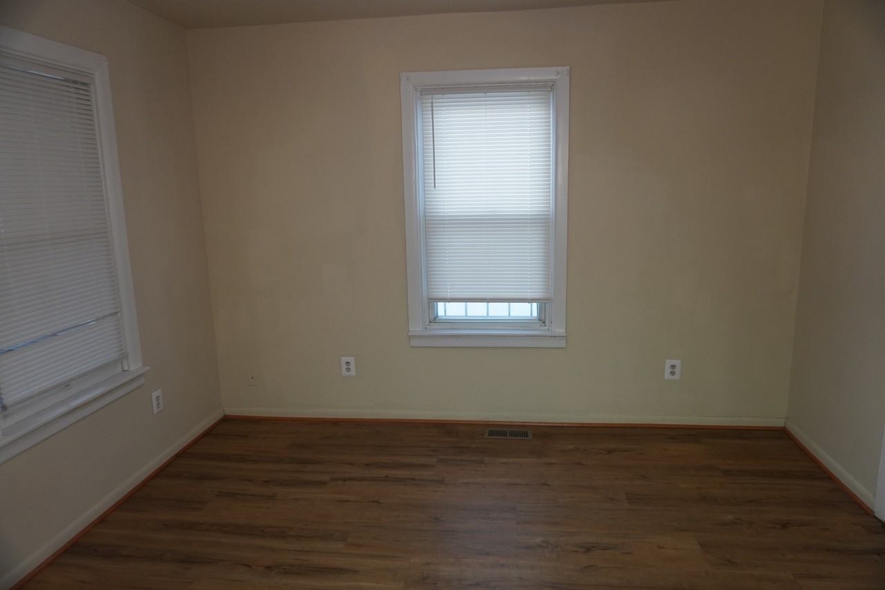 217 Center Street - Photo 7 of 40