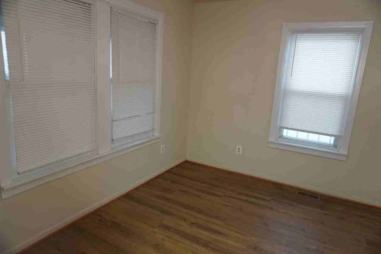 217 Center Street - Photo 6 of 40