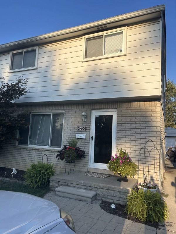 14355 Trenton Rd - Photo 2 of 9