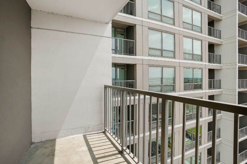 884 S Clark St - Photo 7 of 11