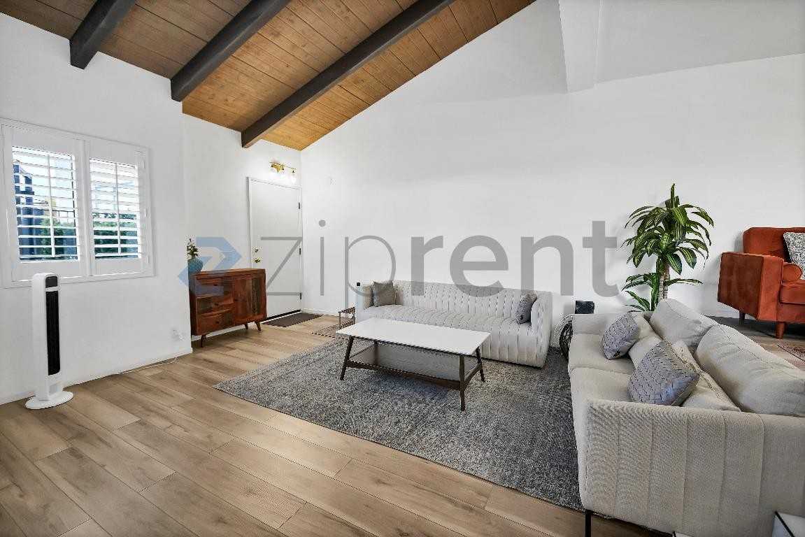 10444 Canoga Ave #40 - Photo 6 of 27