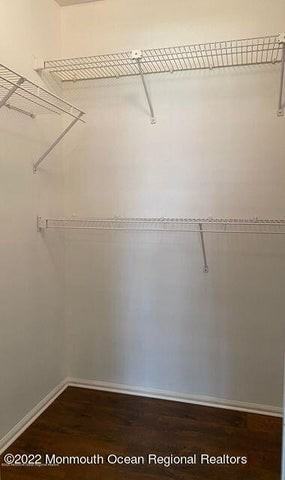 407 Hampton Court - Photo 6 of 13