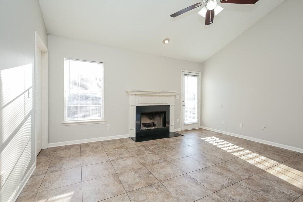 312 Sarna Dr - Photo 5 of 24