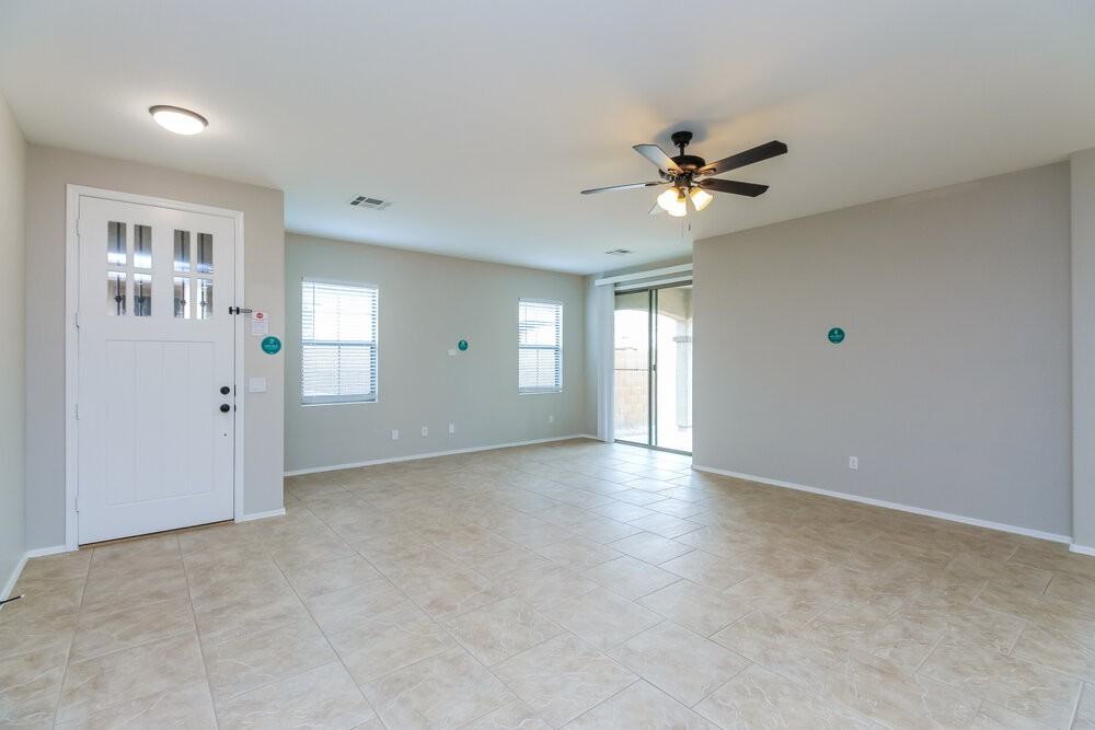 21899 S 215th St - Photo 4 of 16