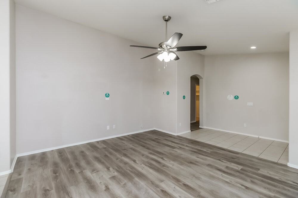 12522 W Buchanan St - Photo 3 of 16