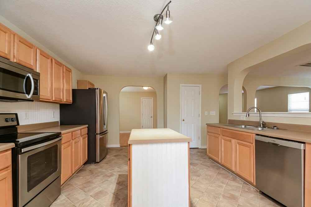 57 Valleyfield Dr - Photo 5 of 17