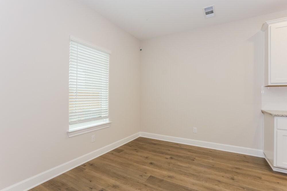 1209 Dye Blvd - Photo 7 of 26