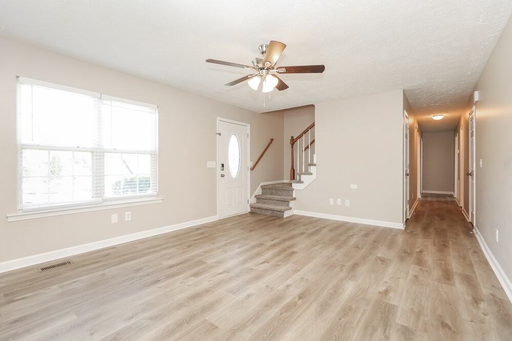 1106 Gardendale Dr - Photo 4 of 17