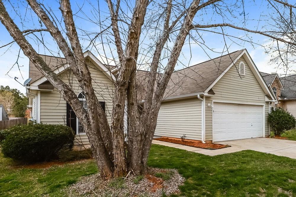 4935 River Overlook Way - Photo 3 of 16