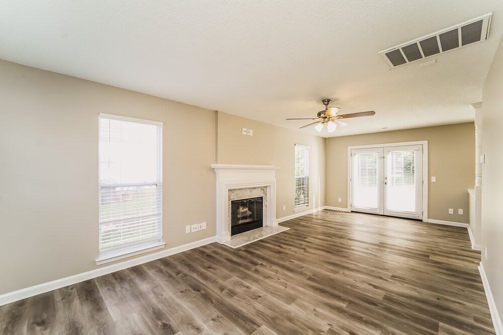 13024 Peacock Ln - Photo 6 of 17