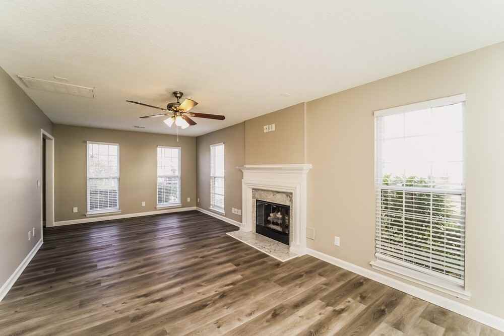 13024 Peacock Ln - Photo 7 of 17