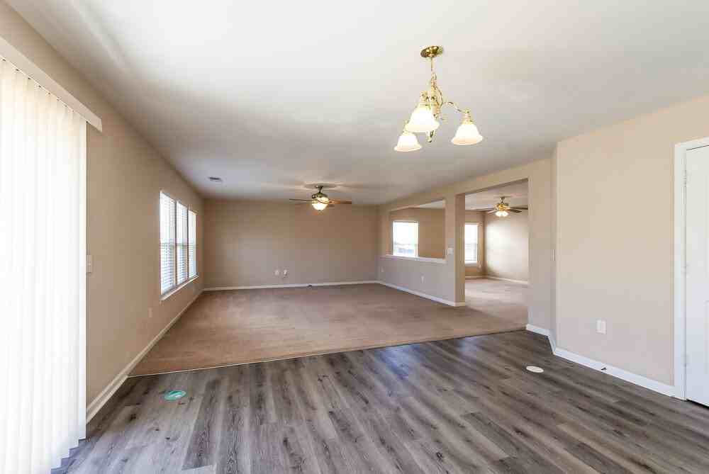 519 Nanny Point Dr - Photo 7 of 15