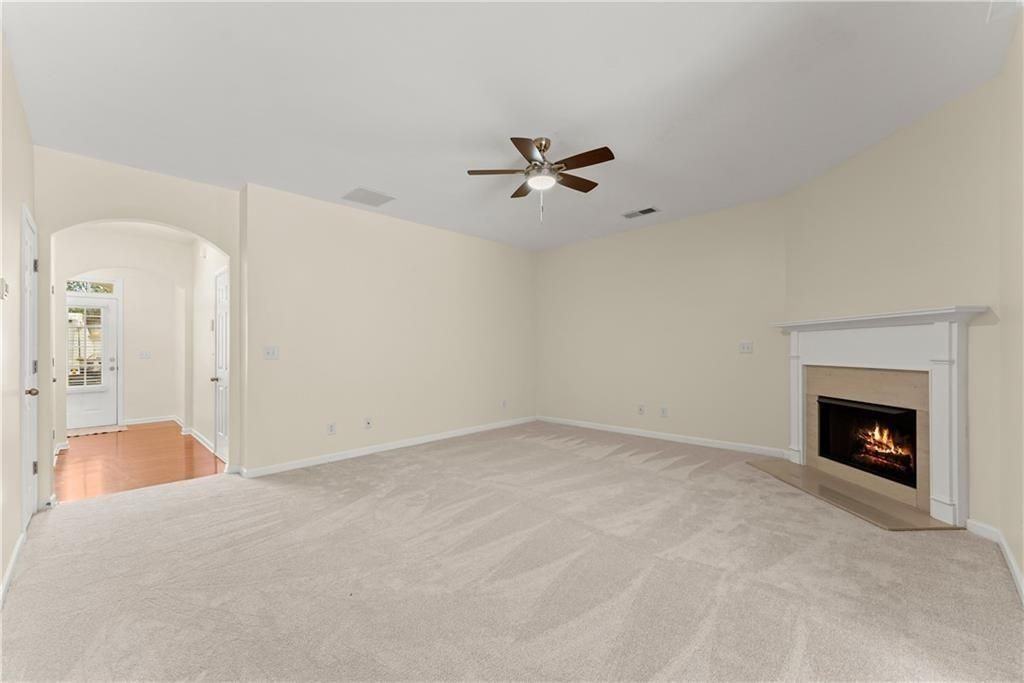 5165 Sherwood Way - Photo 7 of 37