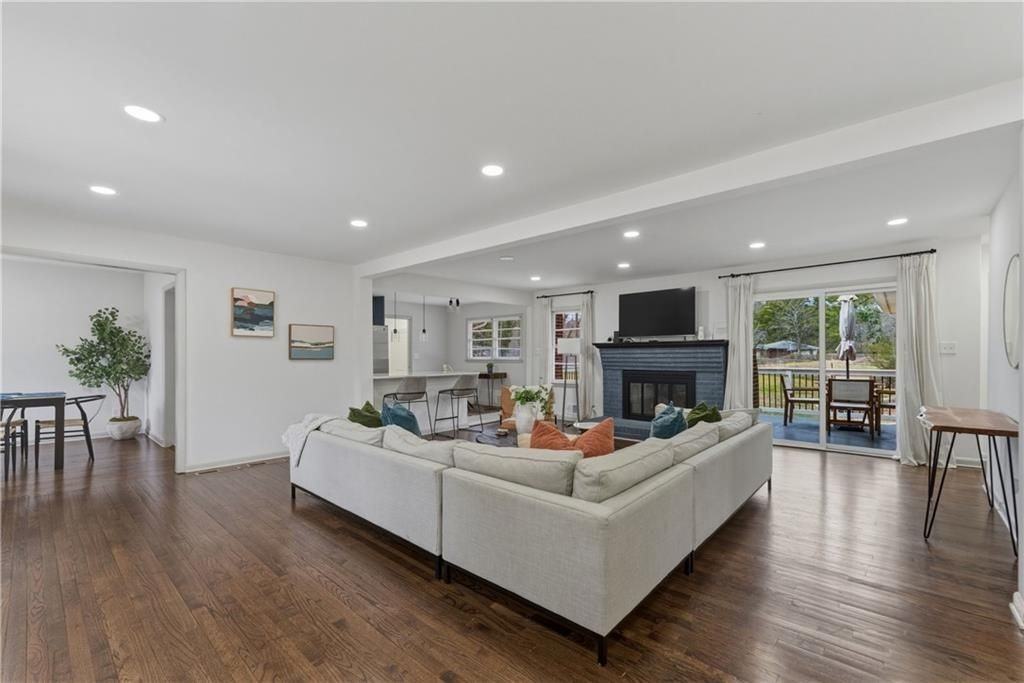 2393 Lilla Cir Sw - Photo 7 of 41