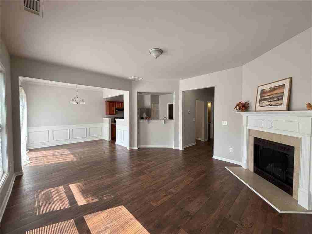 5610 Sterling Ct - Photo 3 of 14