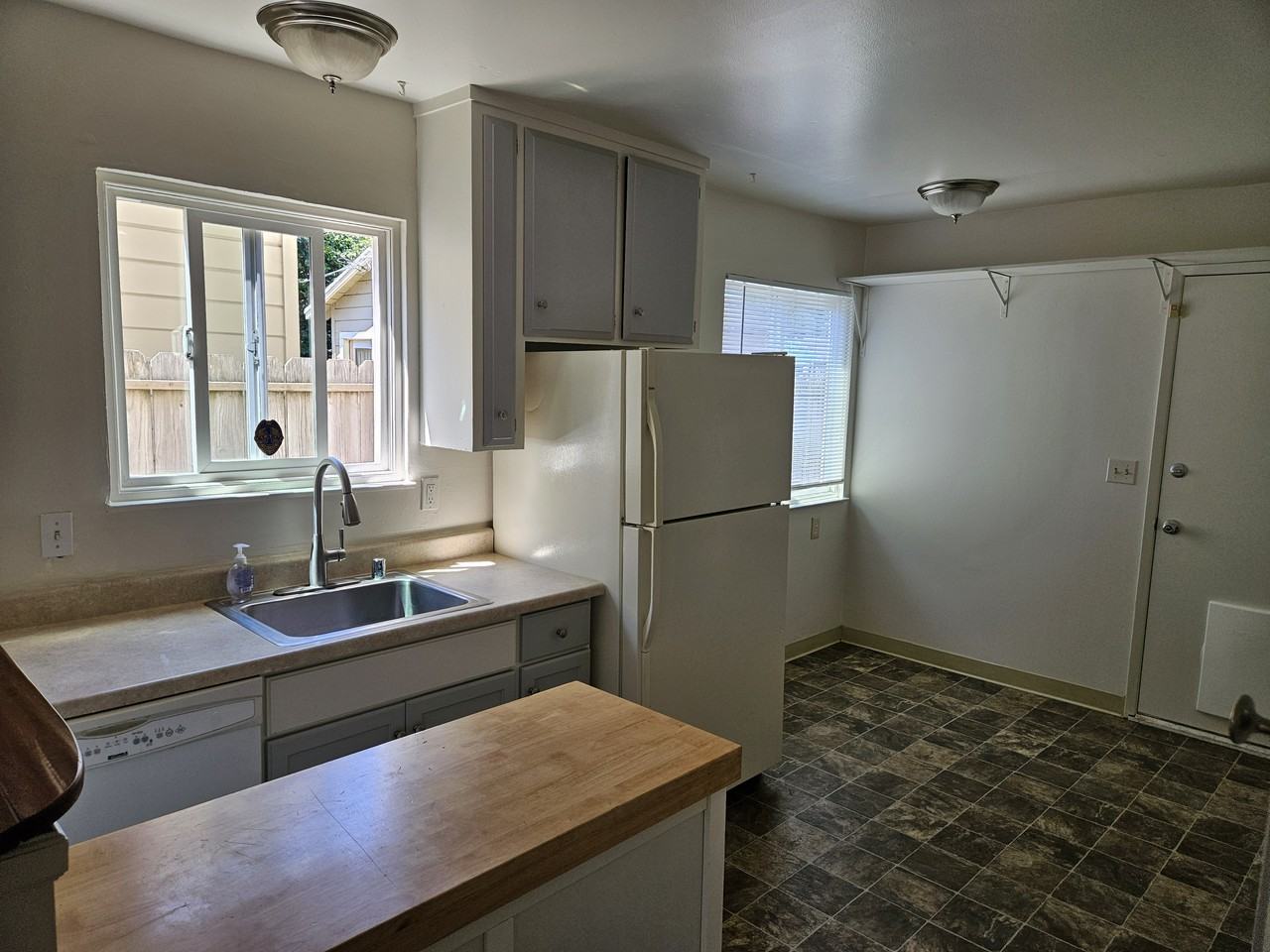 309 Cayuga Street - Photo 5 of 10