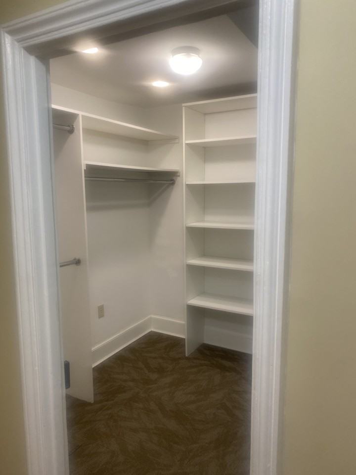 110 Locust Street - Photo 5 of 11