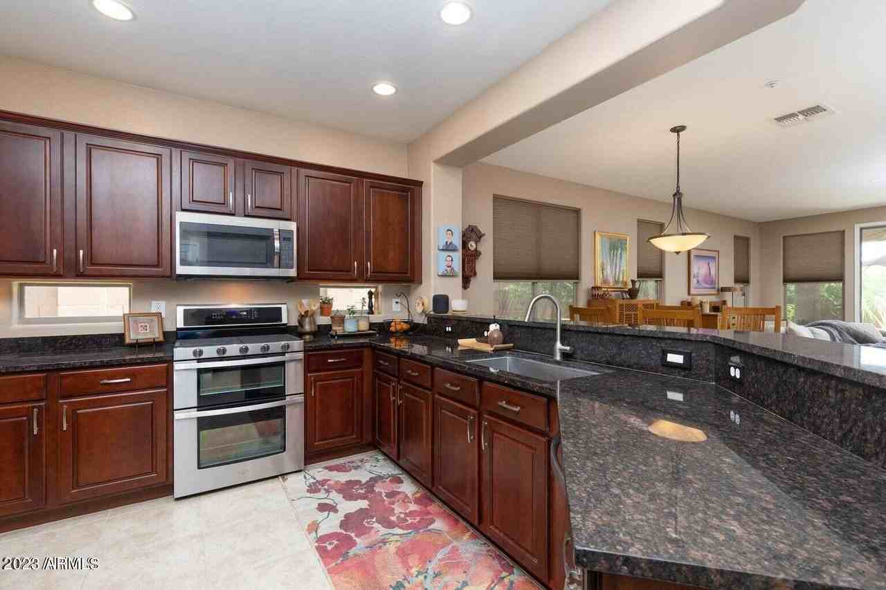 7159 W Desert Mirage Dr - Photo 3 of 42