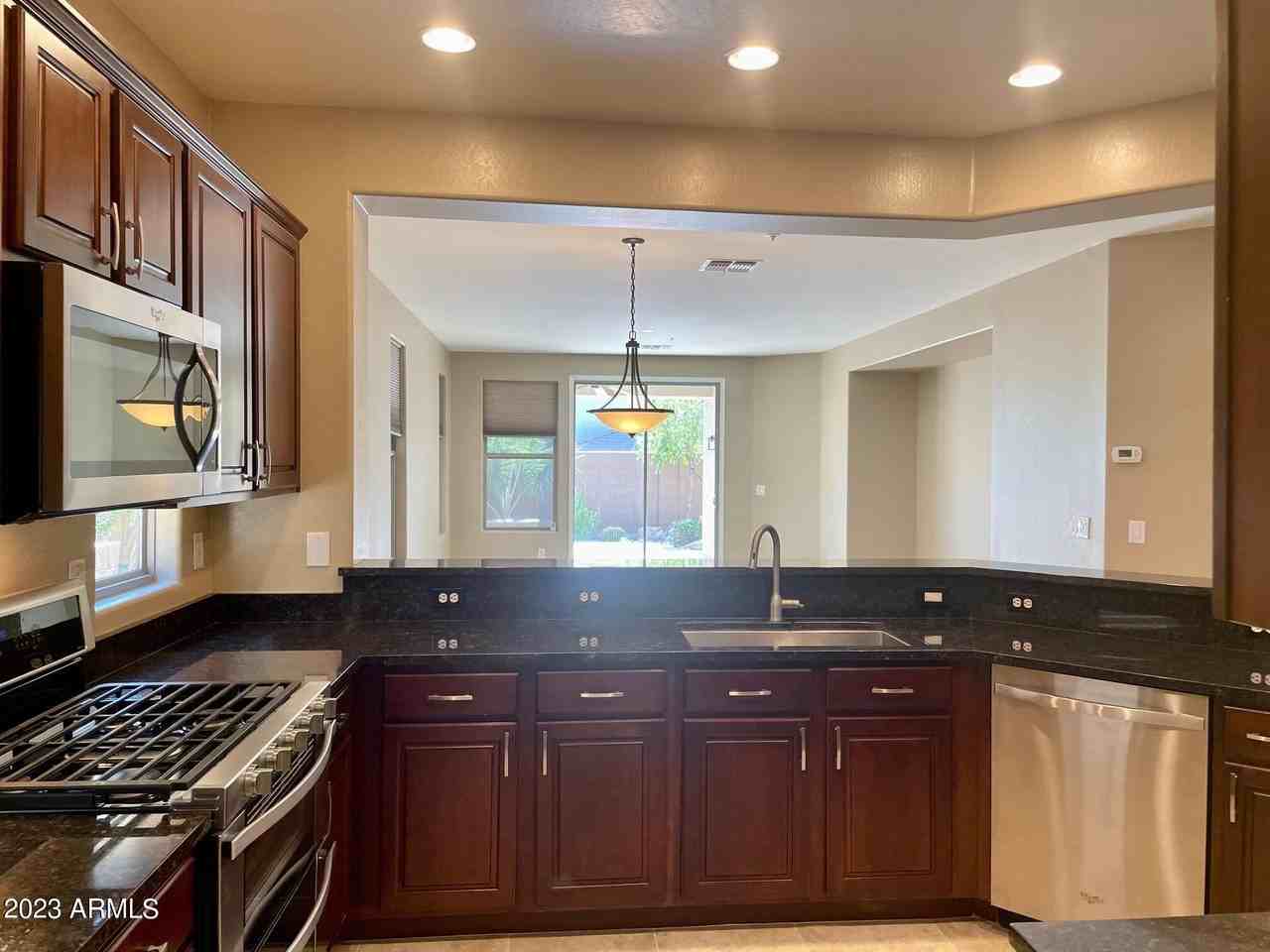 7159 W Desert Mirage Dr - Photo 6 of 42