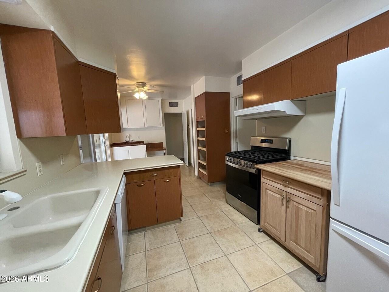 1310 E Missouri Ave - Photo 7 of 21