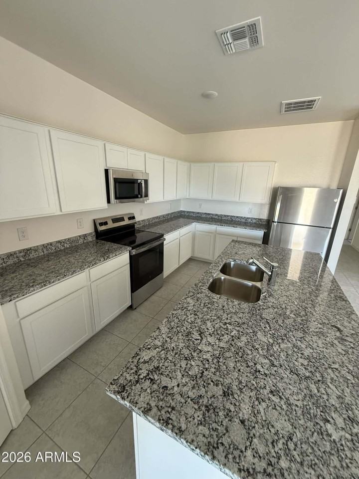 4342 E Kolin Ln - Photo 5 of 20