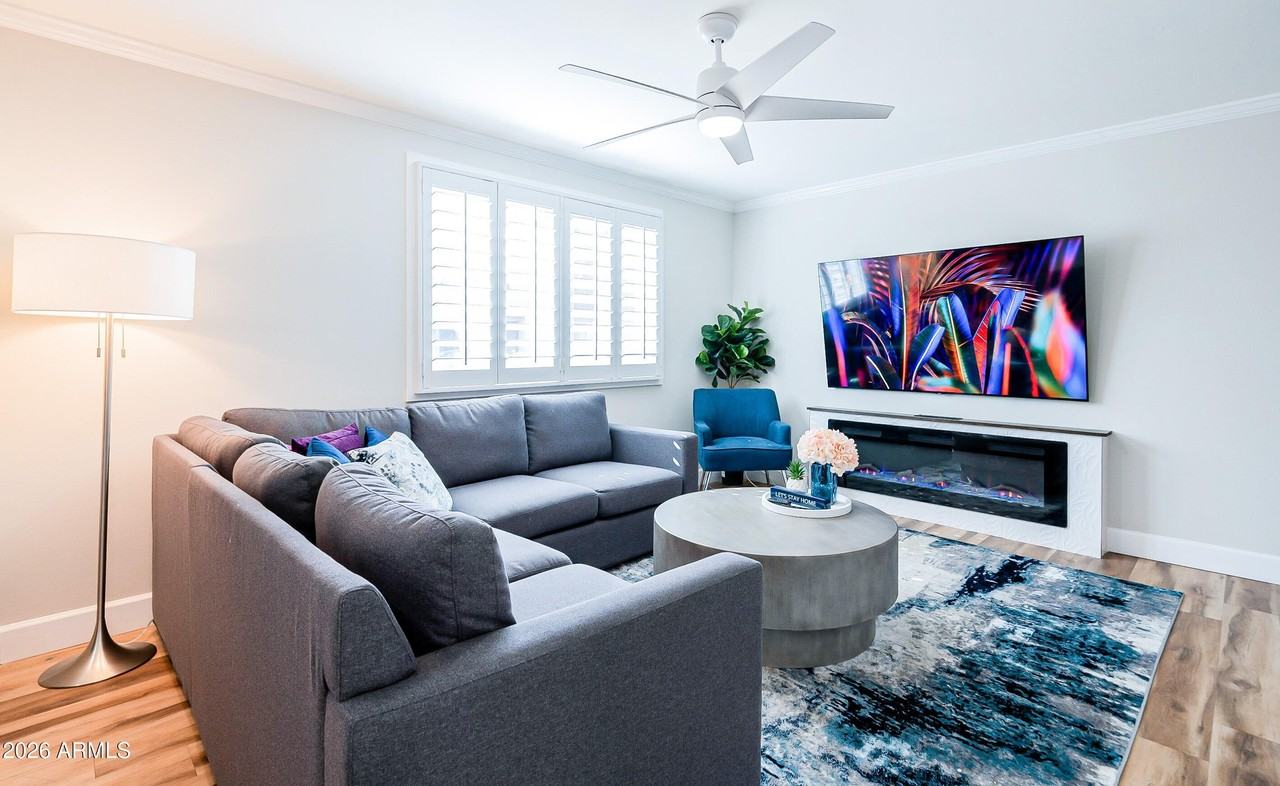 4243 N Miller Rd - Photo 2 of 24