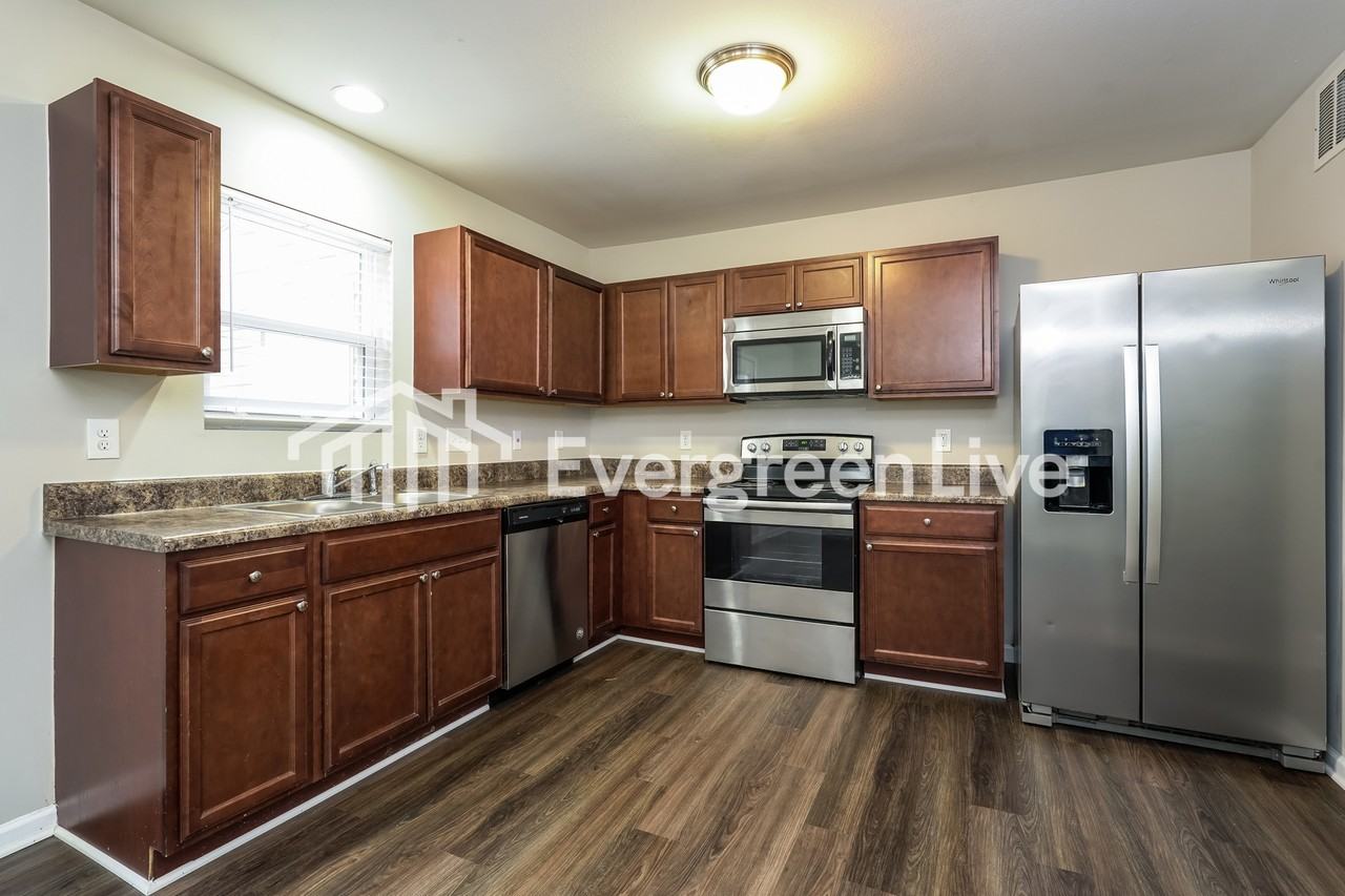 876 Federal Hall Ln - Photo 2 of 15