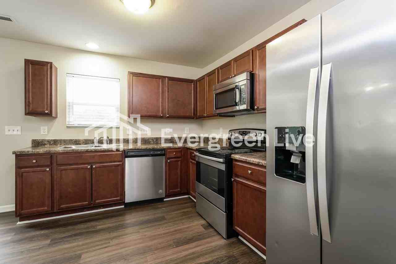 876 Federal Hall Ln - Photo 3 of 15