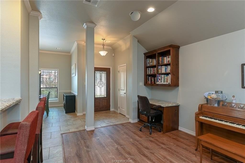 4201 Cripple Creek Ct - Photo 4 of 20