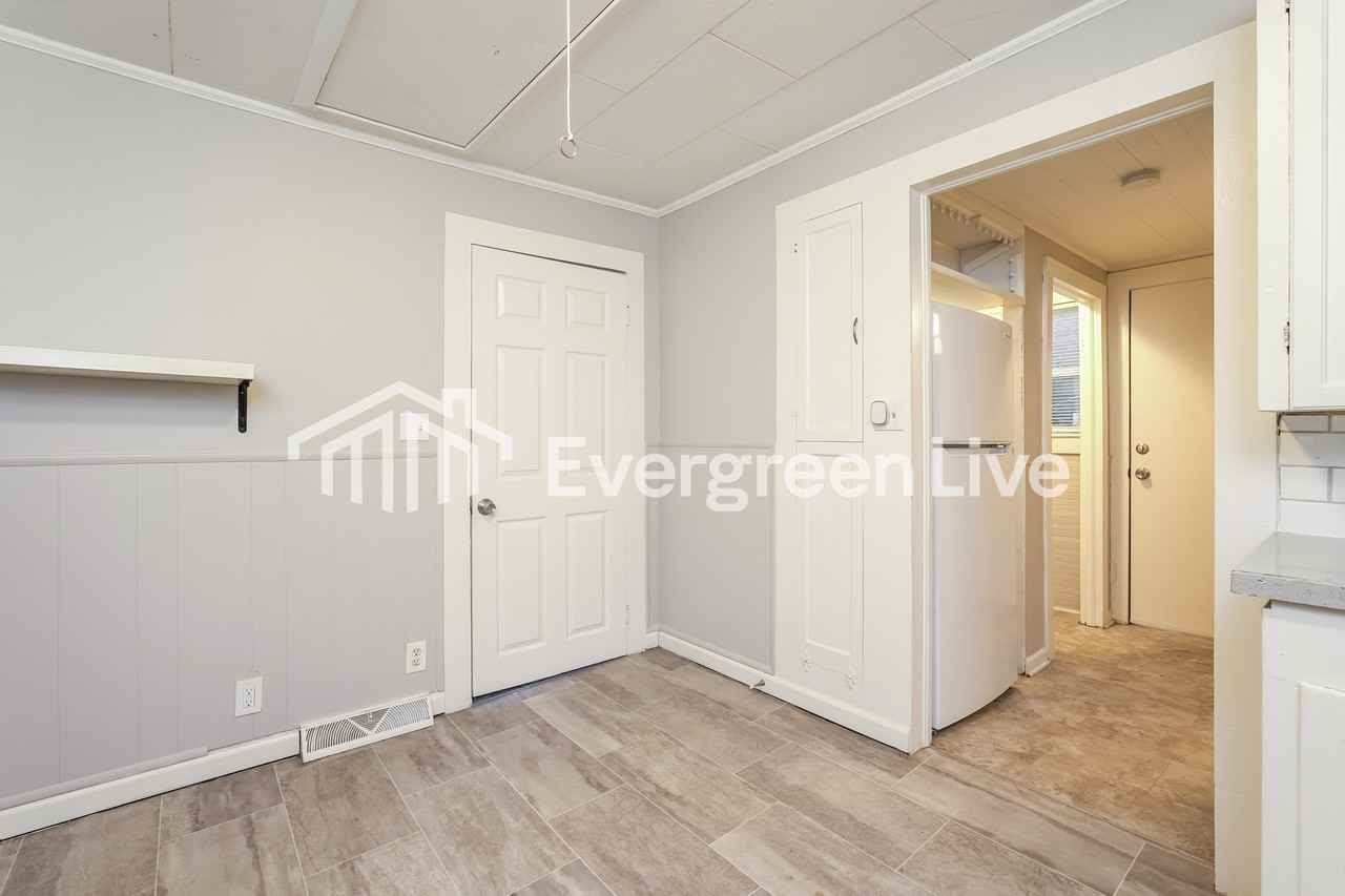 1814 Old Salisbury Rd - Photo 6 of 15