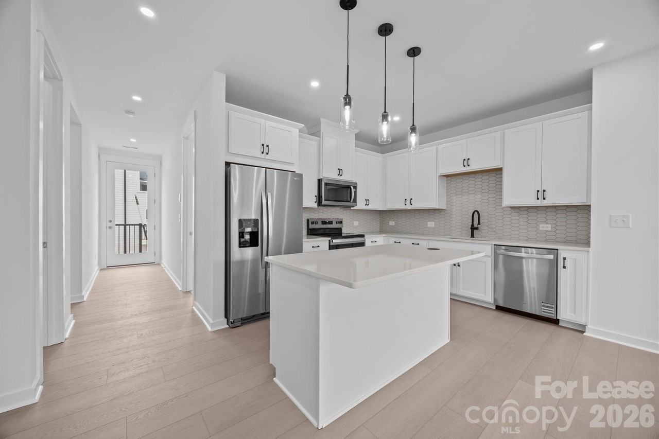 4332 Honeywalk Ln - Photo 7 of 31