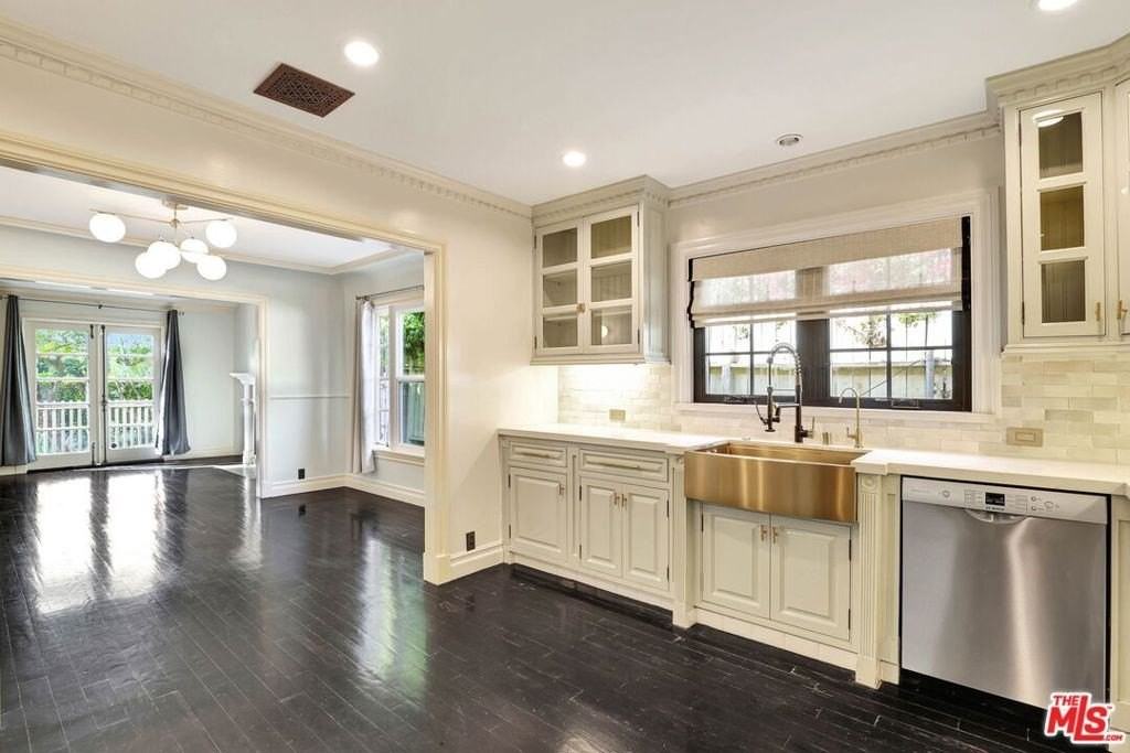 744 N Sierra Bonita Ave - Photo 5 of 34