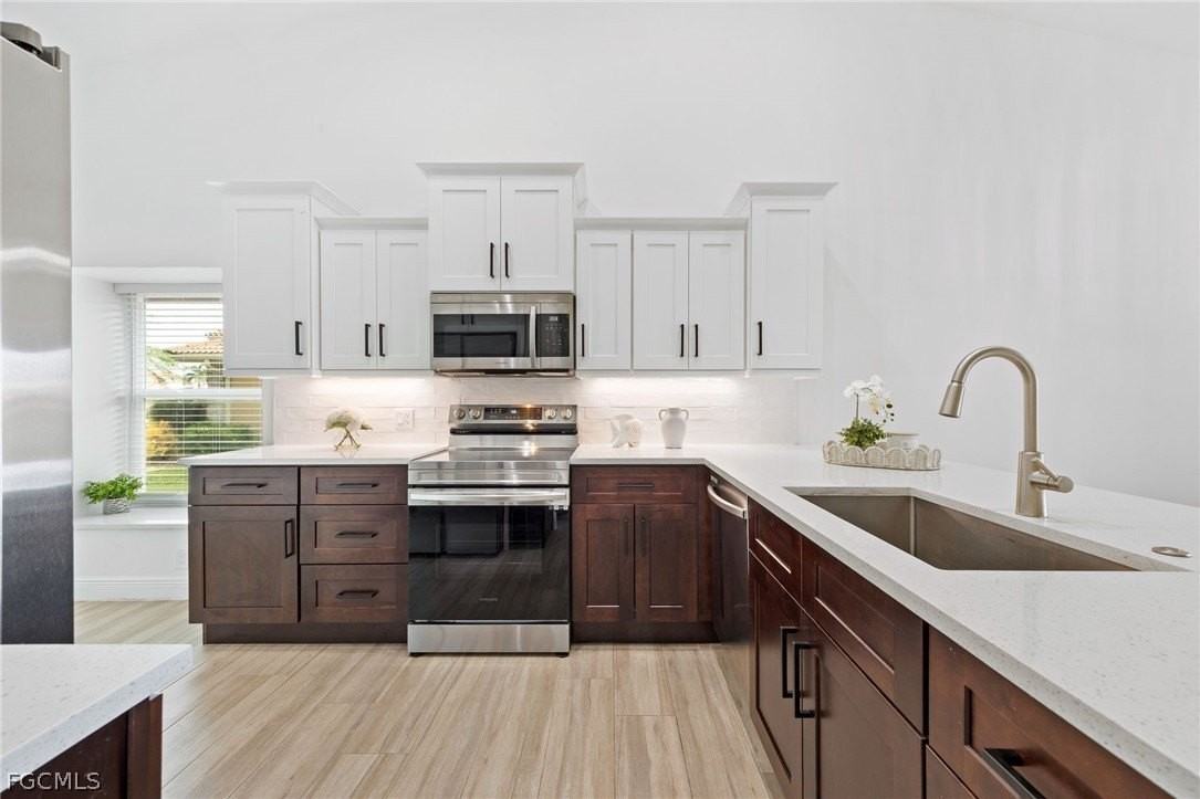 12881 Kelly Bay Ct - Photo 7 of 50