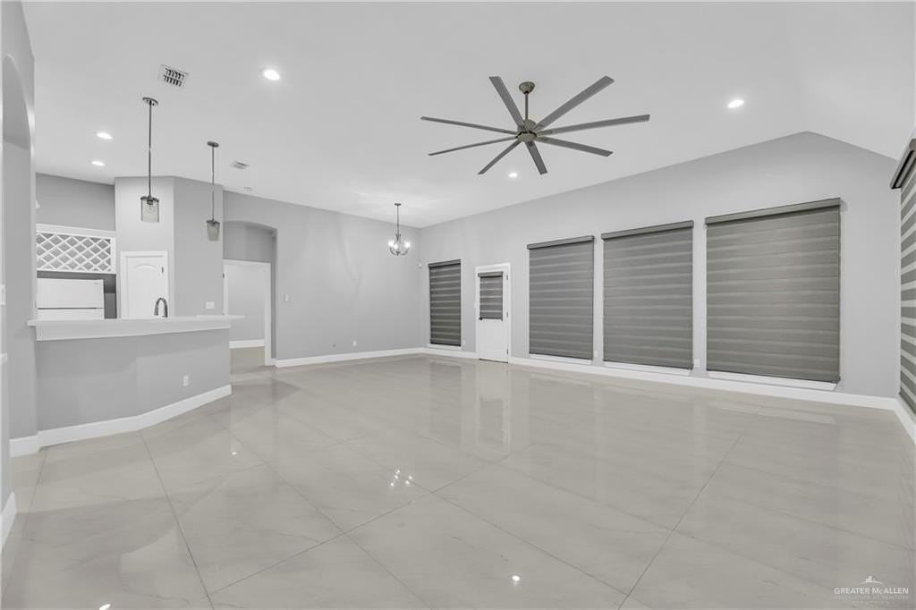 10613 N 24th St - Photo 6 of 24