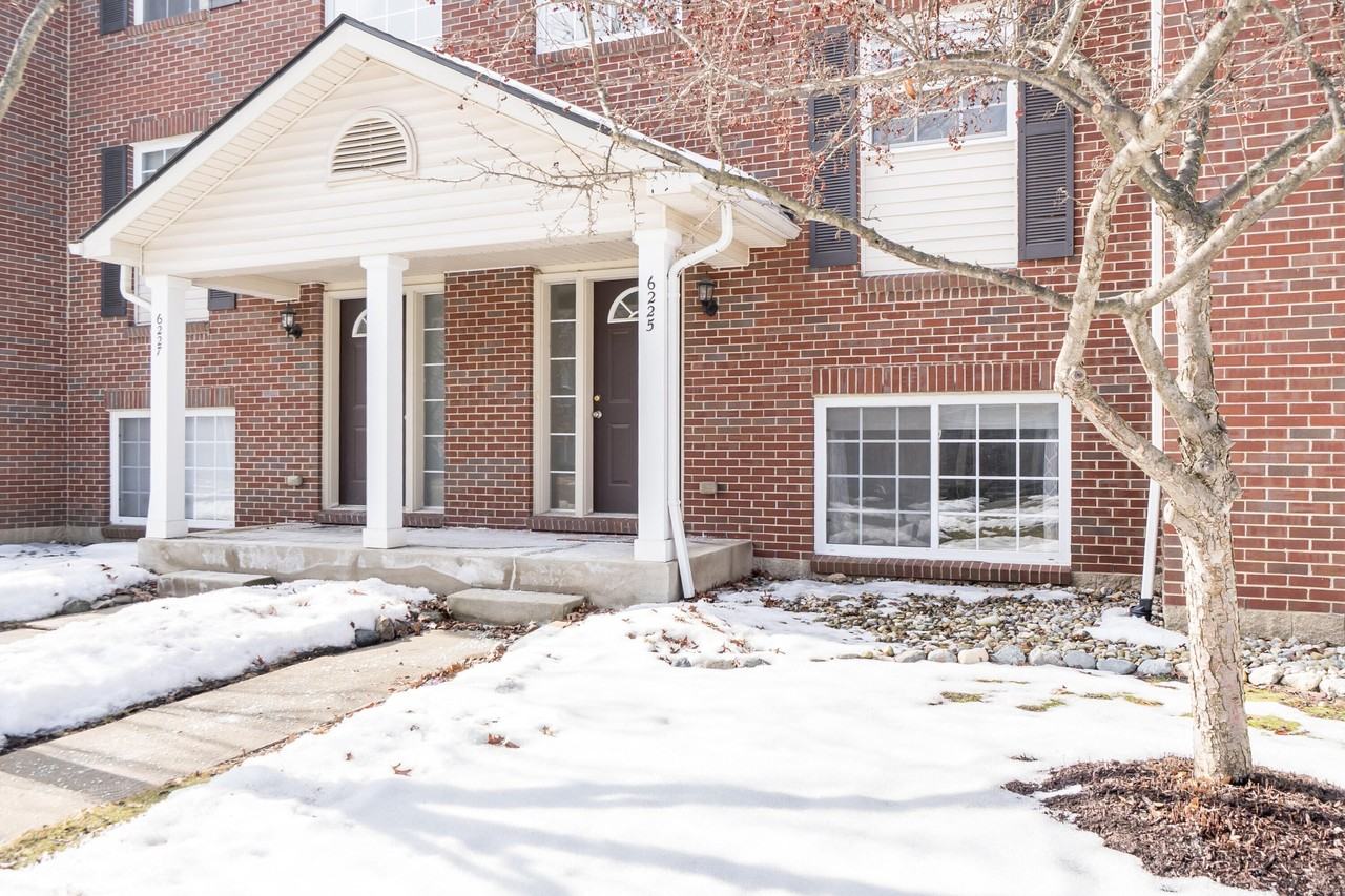 6225 Brant Ln - Photo 4 of 40