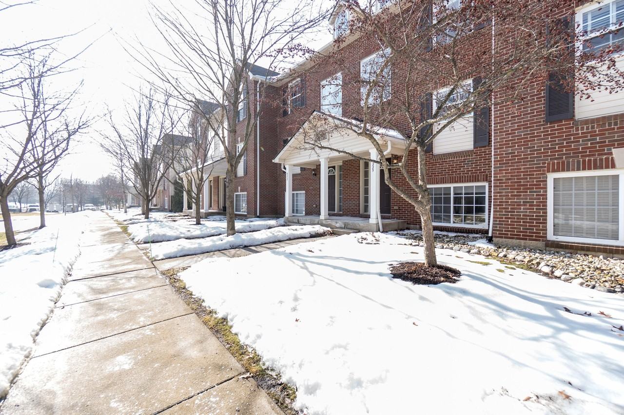 6225 Brant Ln - Photo 5 of 40