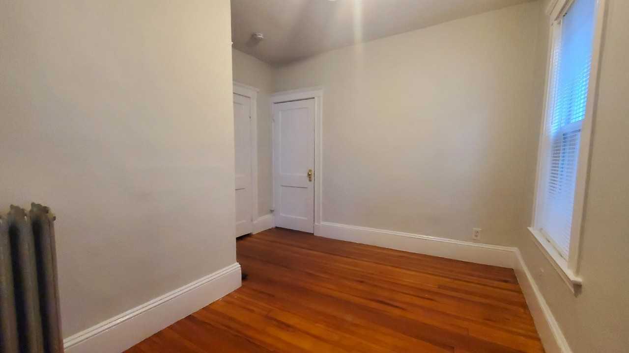 88 Rockwell St #1 - Photo 2 of 5