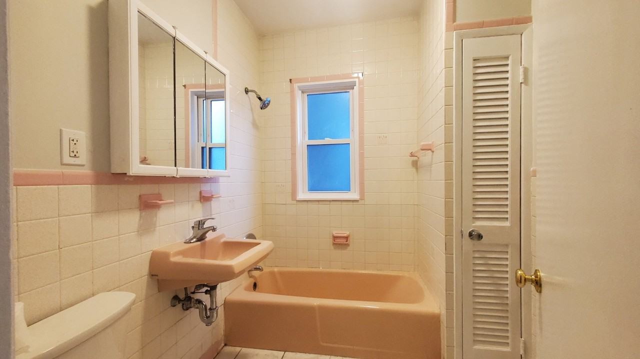 88 Rockwell St #1 - Photo 3 of 5