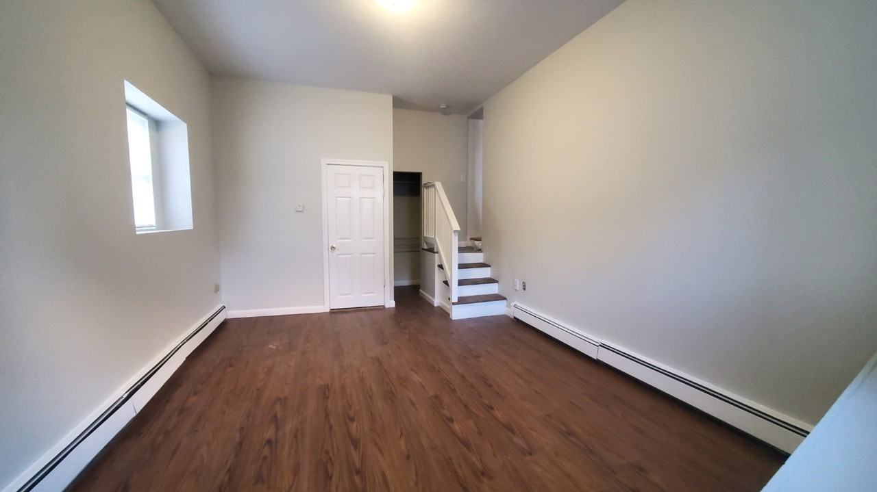 88 Rockwell St #1 - Photo 5 of 5