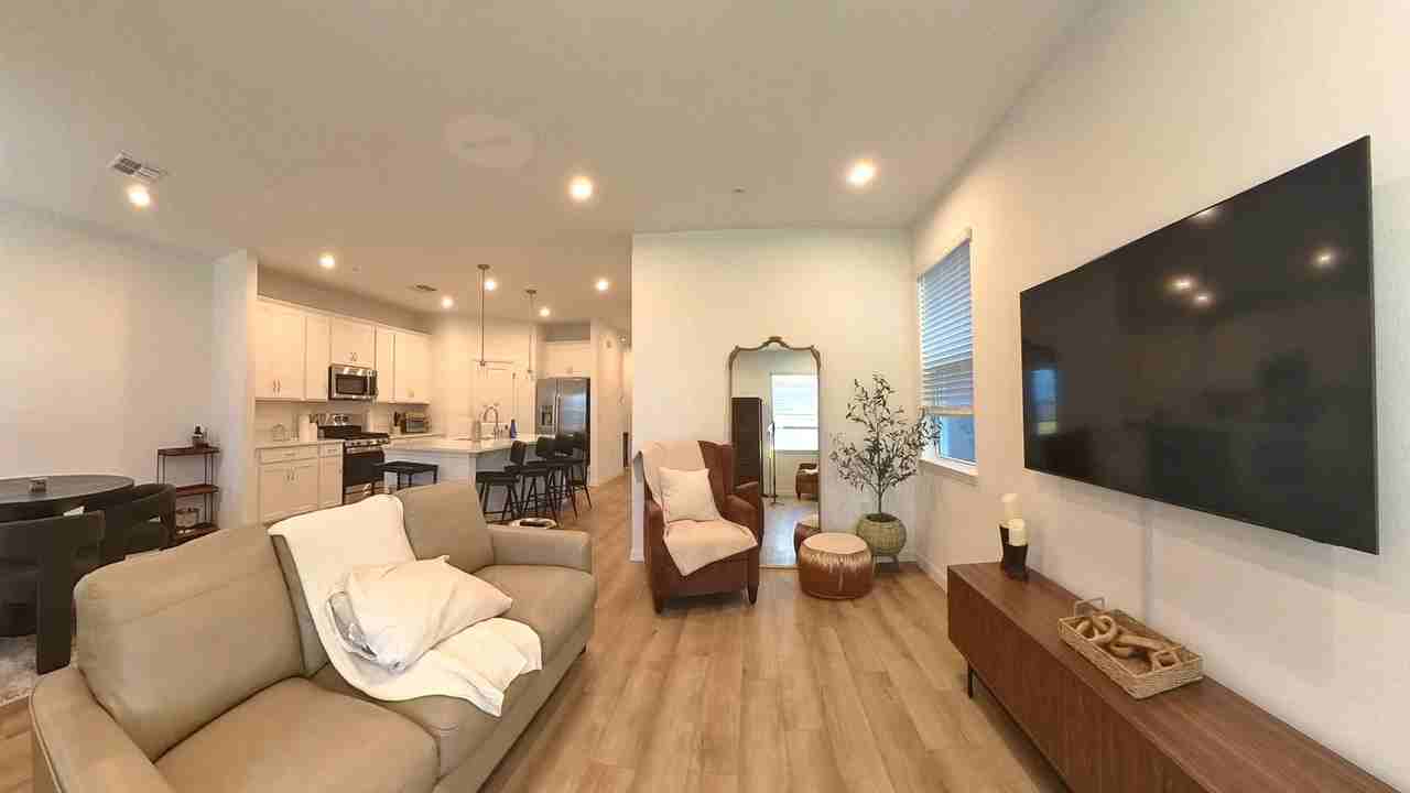 554 Orient Ave #NA - Photo 4 of 32