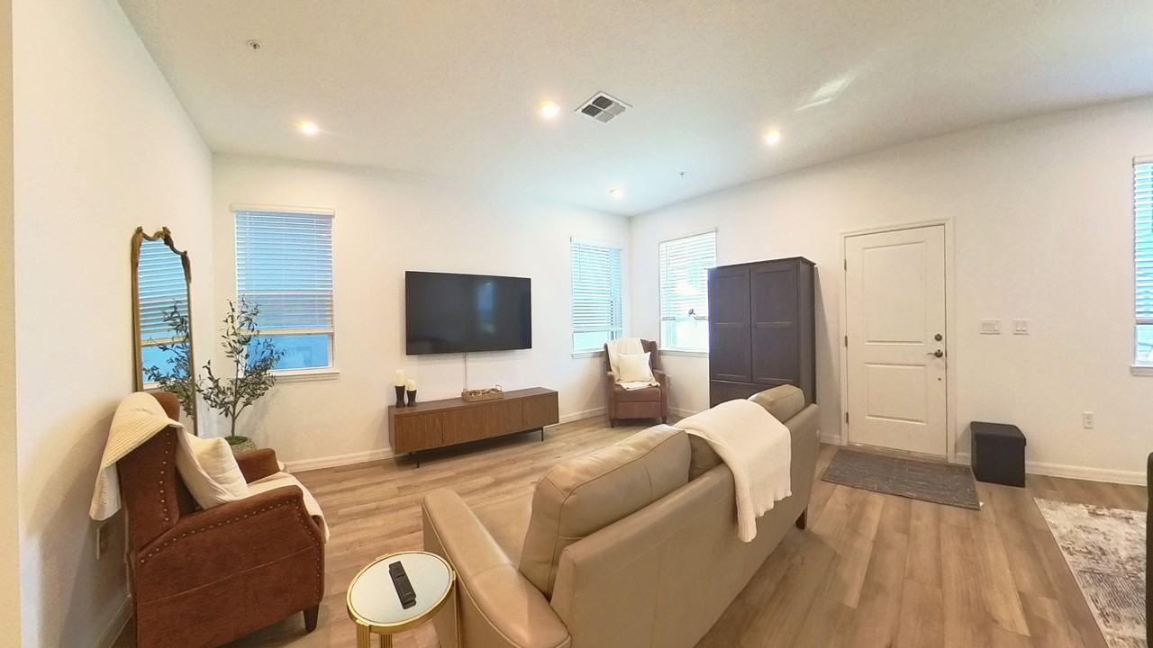 554 Orient Ave #NA - Photo 6 of 32