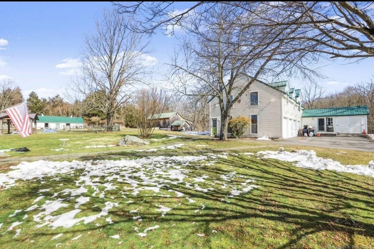 21 Deer Spring Rd #A - Photo 3 of 5