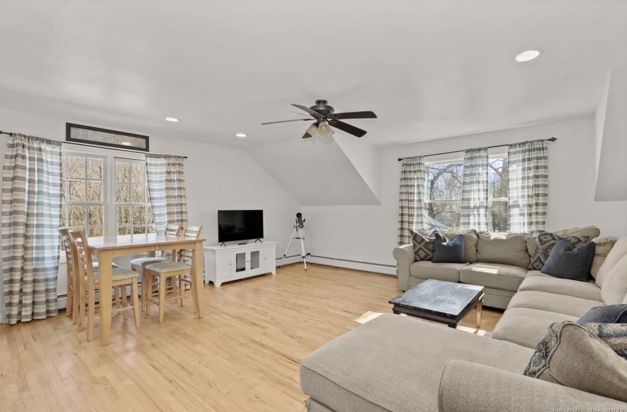 21 Deer Spring Rd #A - Photo 4 of 5