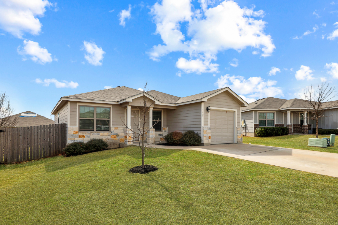 2429 Stoneham #NA - Photo 2 of 22